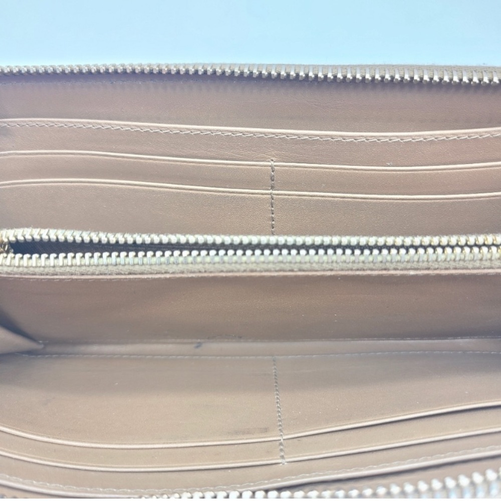 Authentic Miu Miu Wallet In Used Condition - image 3